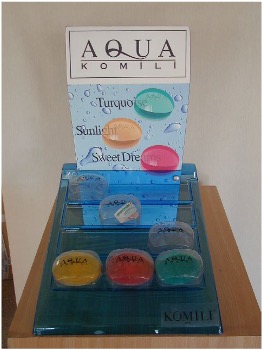 Expositor de bebidas con organizadores de estantes