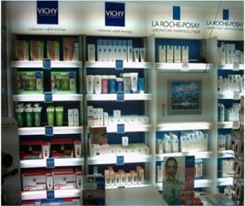 Vichy beauty counter display